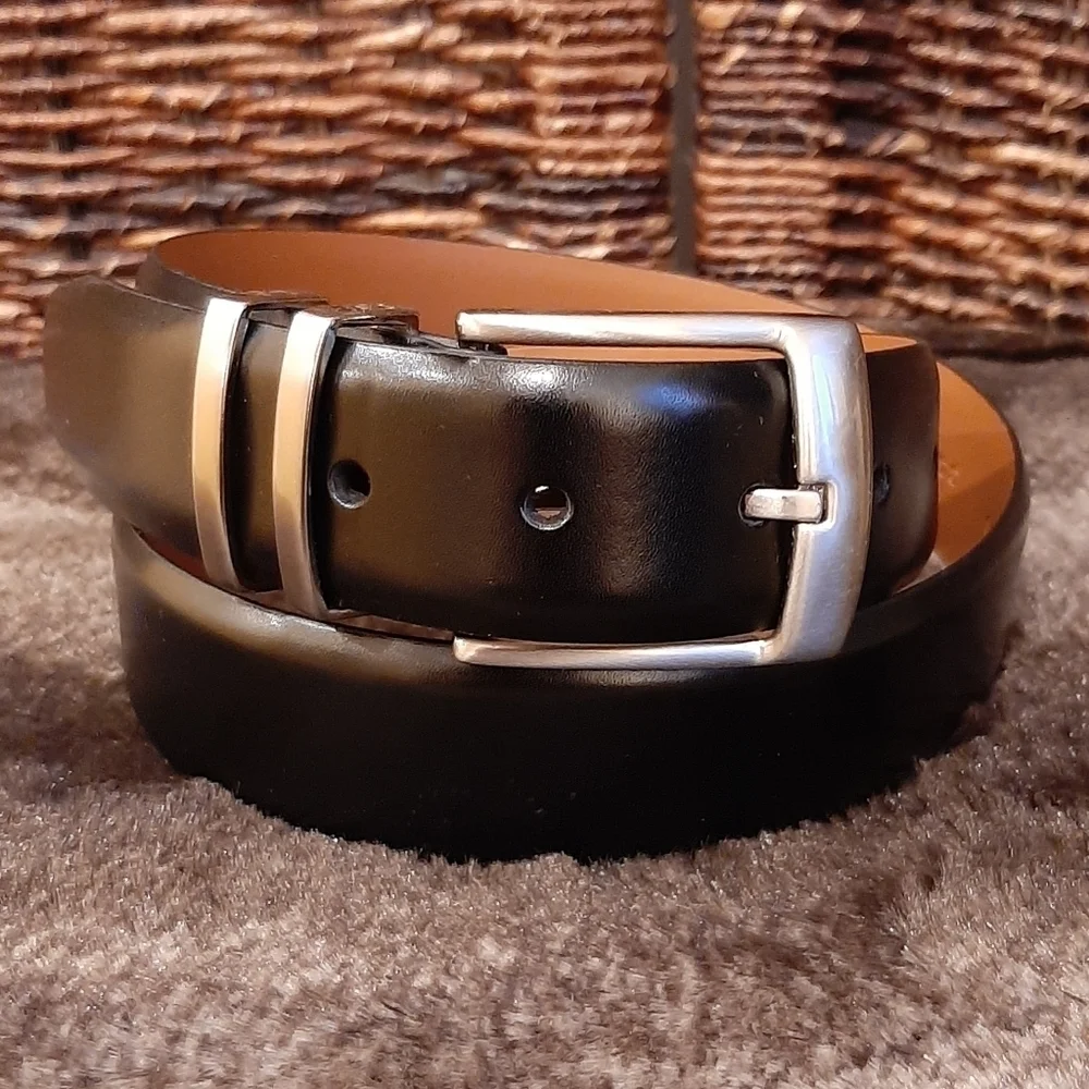 Van Heusen Leather Belt Men's 34 Black Silver Minimalist Contemporary Office
